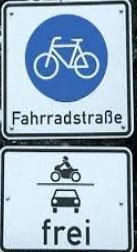 Fazit Empfehlung Fahrradstraße Ähnliche Situation wie heute, mit verbesserter Qualität und Sicherheit für Radfahrer und Fußgänger Fahrradstraße bringt die beste Sicherheit