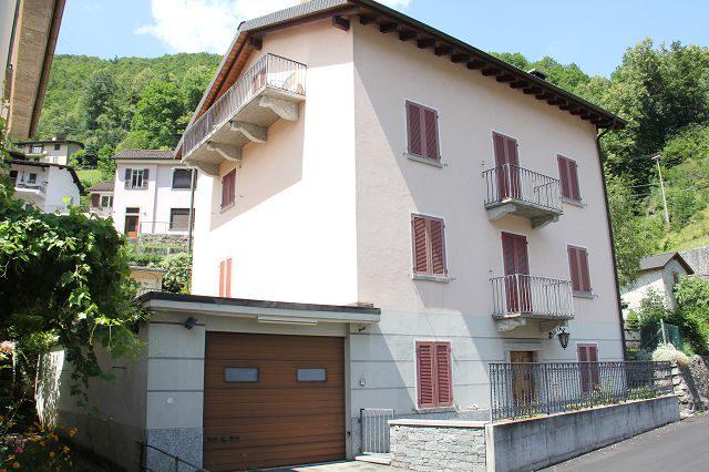 Das Immobilienportal der Schweizer Makler. CAMEDO 2-Familienhaus mit Grotto und Garten Casa con due app.