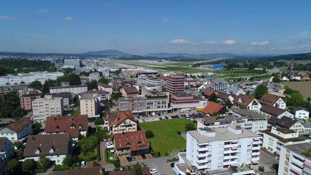 Kloten weist als eine der wenigen Agglomerationsstädte im Kanton Zürich einen positiven Pendlersaldo auf. Dies bedeutet, dass mehr Personen nach Kloten pendeln, als wegpendeln.