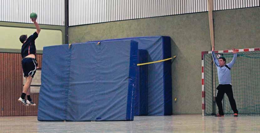 xxxx Grenzen überwinden: dank ausgeprägter Sprungkraft Die Lizenz zum Fliegen Im HVM-Magazin gibt Prof. Dr. Klaus Baum wertvolle Trainingstipps für ambitionierte Handballspieler.