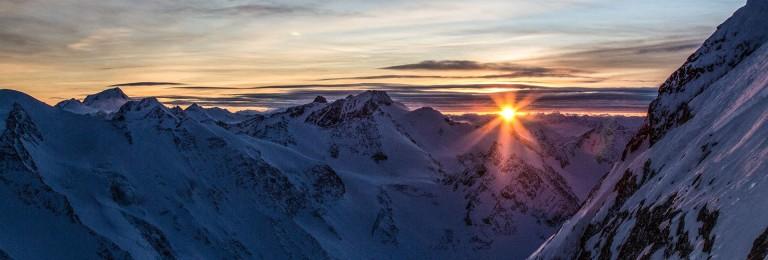 2018 TIROLS HÖCHSTER APERITIF BEI SONNENUNTERGANG Ein Treffpunkt in luftiger Höhe belohnt von einer Traumaussicht und einen unvergesslichen