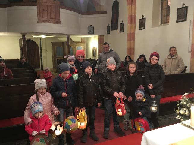 Martinsfeier mit Kindern Am Abend des 10. November gab es in Greutschach eine Martinsfeier mit unserem Diakon Laurentius Rapatz und den Kindern aus Greutschach. Zuerst gab es eine Feier in der Kirche.