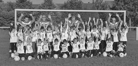 Das Fußballcamp fand vom 18.-20. Oktober 2012 auf dem Sportplatz in Schelsen statt. Das Motto lautete Trainieren wie die Profis. 40 Kinder nahmen teil.