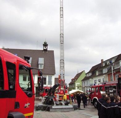 Amicales // Fördervereine Fotografie: Stadt Neuenburg m Rhein zwischen den freiwilligen Feuerwehrleuten Public // Zielgruppe: sapeurs pompiers et vétérans // Aktive und ehemalige Feuerwehrleute Ort