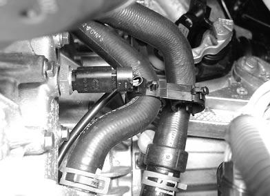 Thermo Top C Wassereinbindung bei,6l und,0l Benzin Automatikgetriebe - Fahrzeugeigenen Wasserschlauch von Motor-Wasseraustritt zu Wärmetauscher