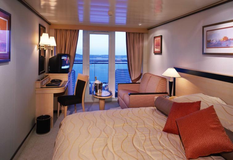 Ihr Luxuskreuzfahrtschiff Queen Mary 2: Den Mythos, der die Queen Mary 2 umgibt, werden Sie an Bord dieses spektakulären Luxus-Liners erleben.