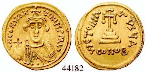 von vorn / Langkreuz auf Globus zwischen Heraclius und Tiberius. Gold. Sear 963.
