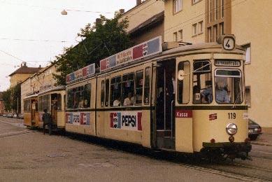 1981: GT4 119 (Bj.1968/ Rastatt) beim Abhängen des Beiwagens v. d. ehem. Betriebshof NORD Slg.