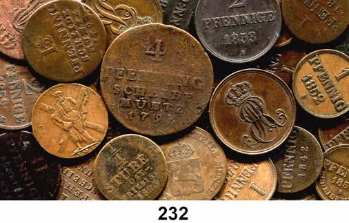 (Roß); 1/2 Groschen 1858 (4, Roß); 4 Pfennig 1817 und 1828 (Monogramm) sowie 1840 und 1842 (gekrönter Schild). LOT von 31 Silbermünzen.