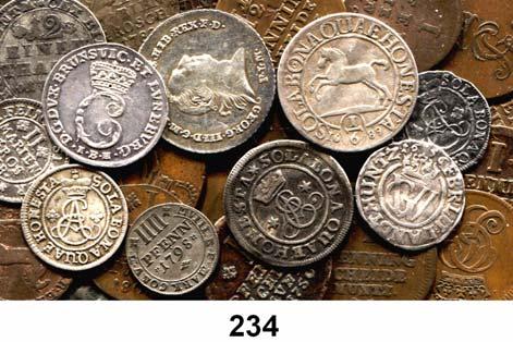 Dazu : 1 1/2 Pfennig 1792, 1/4 Stüber 1823 für Ostfriesland (AKS 53) und Andreaspfennig 1781. LOT 30 Kupfermünzen.