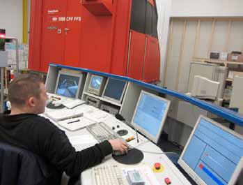 2013) Der Fahrsimulator der Re 460 FASI zeichnet nach Start der Übung Daten über den momentanen Zustand des Triebfahrzeugs und der Anhängelast sowie über den aktuellen Standort mit einer Frequenz von
