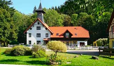 Bungalows) liegt hoch über Manebach inmitten der Natur des Thüringer Waldes. Zu jeder Jahreszeit sind hier aktive Gäste gut aufgehoben.