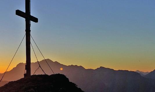 frauen.beziehung Auch die zweite Tour im August führt zunächst auf den höchsten Punkt zur Oberhütte (1855 m) und anschließend durchs wildromantische Weißpriachtal mit Übernachtung in Weißpriach.
