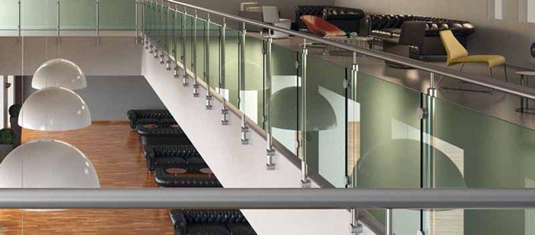 GE-7000 Geländer mit runden Glashaltern Das Balkon- bzw. Treppengeländer kann je nach Bestellung aufgedübelt oder stirnseitig montiert werden.