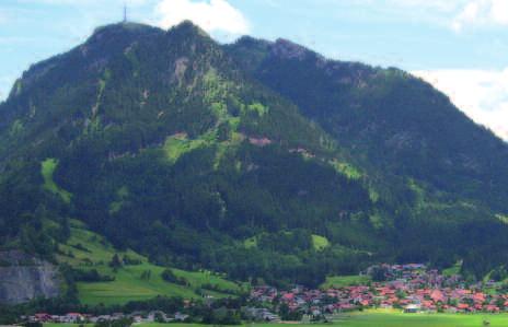 Die Bergwaldoffensive Bayern geht neue Wege im Schutzwaldmanagement Franz Brosinger und Stefan Tretter Von den etwa 250.000 Hektar Bergwald in den bayerischen Alpen sind knapp zwei Drittel Schutzwald.