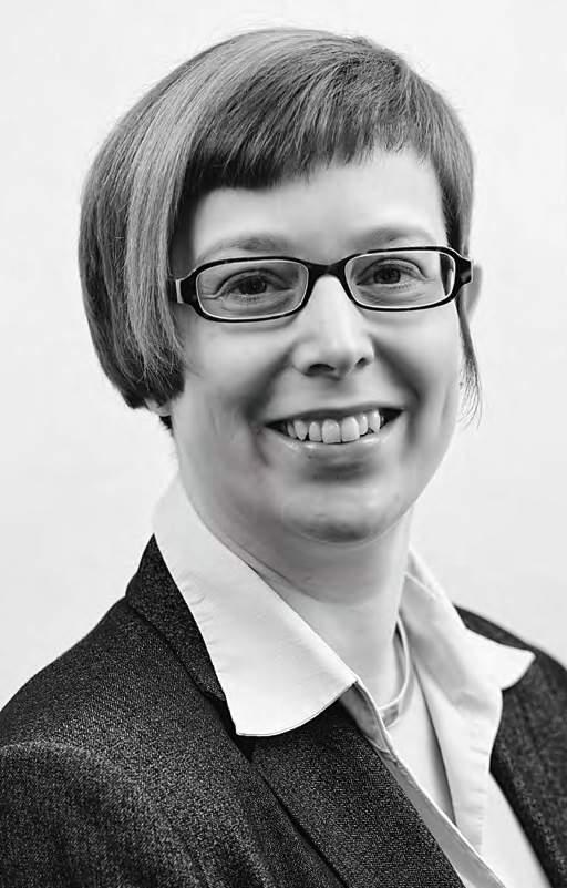 Seit September 2011 Vertretungsprofessor für Baurecht und Immobilienbewertung an der Frankfurt University of Applied Sciences. Bettina Gehbauer-Schumacher 1973 in Darmstadt geboren.