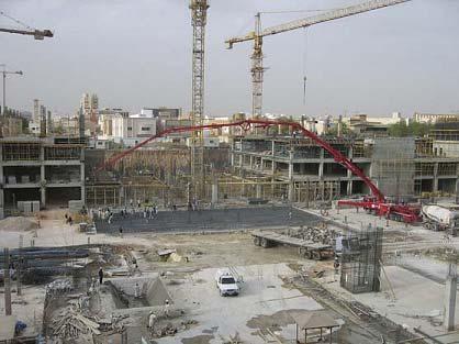 Bild 4 Großmastpumpe M 63 auf einer Großbaustelle in der Hauptstadt Riyadh.
