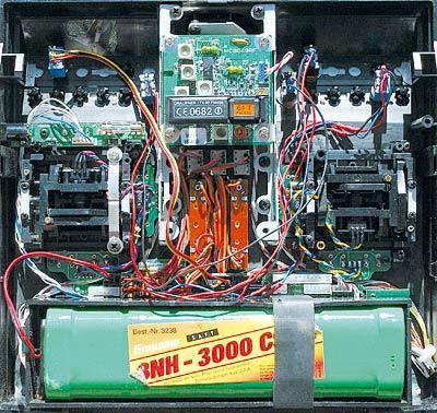Funkfernsteuerung Graupner mc 19 Mit der mc-19 brachte Graupner einen Sender auf den Markt, der auf den ersten Blick kaum von dem professionellen Pultsender mc-22 zu unterscheiden ist.