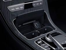 ENERGIZING Komfortsteuerung Die ENERGIZING Komfortsteuerung verwandelt Ihr Fahrzeug durch die intelligente Kombination von Komfortfunktionen wie Klimatisierung, Beleuchtung und Beduftung in eine