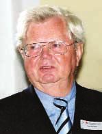 6 PRO MAGDEBURG >>> Vorstand Vom 1.4.1955 bis zu seiner Pensionierung am 31.7.2002 war Claus Mangels in der Sparkassenorganisation tätig, seit dem 1.2.1991 als Vorstandsvorsitzender der Stadtsparkasse Magdeburg.