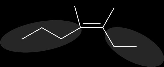 Es wird so gezählt, dass möglichst kleine Zahlen entstehen. Ethyl vor Methyl, da e vor m im Alphabet. ier zählt nicht die längste C-Kette, sondern der Ring als Grundname.