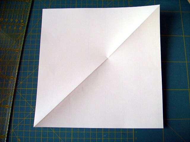 und 2/3 Holzleim Vom Briefpapier eine Seite diagonal auf die