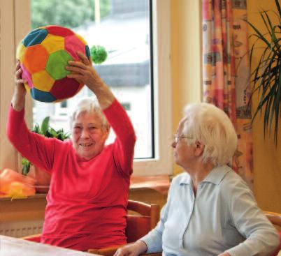 Für ein erfülltes Leben im Alter Aktivitäten und Freude im Alltag Regelmäßige Freizeitangebote strukturieren den Alltag im Eva-von-Tiele-Winckler-Haus.