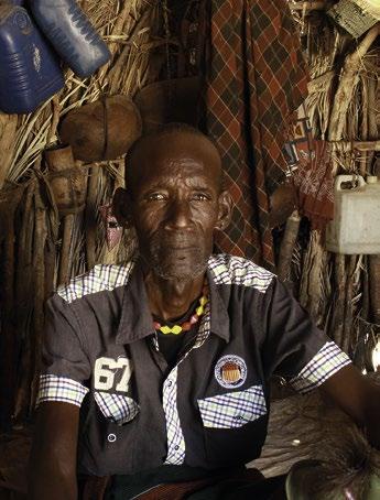 A2 Marakan Ayangan 73 Jahre, aus Kenia Gemeinsam mit seiner Frau und seinen acht Kindern lebt der 73-jährige Marakan Ayangan im Landkreis Turkana.