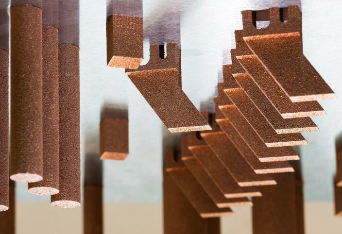 Heraeus Holding GmbH, Hanau Kupfer kann nun besser gedruckt werden Heraeus Auf der Formnext 2018 präsentierte Heraeus seine Neuentwicklung und zeigte 3D-gedruckte hochleitfähige Kupferbauteile.