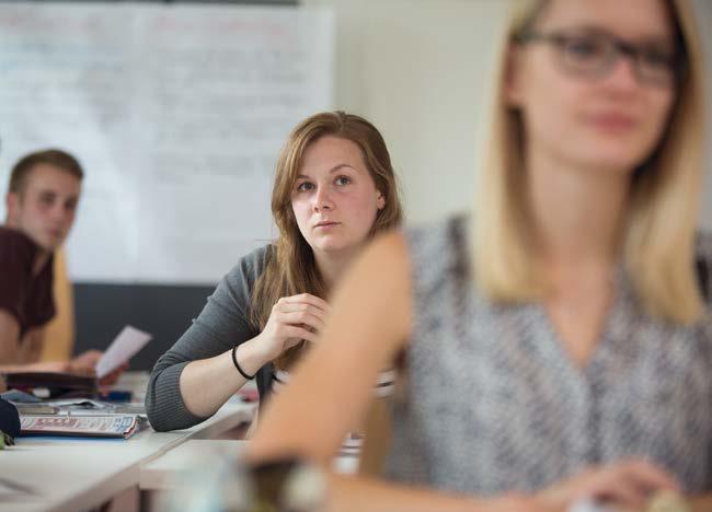 PFLEGEMANAGEMENT UND ORGANISATIONSWISSEN (B.A.) berufsbegleitend PROFIL Das Studium Pflegemanagement und Organisationswissen (B.A.) an der Fliedner Fachhochschule ist durch die Anrechnung der Berufsausbildung mit 2 Semestern auf 5 Semester verkürzt.