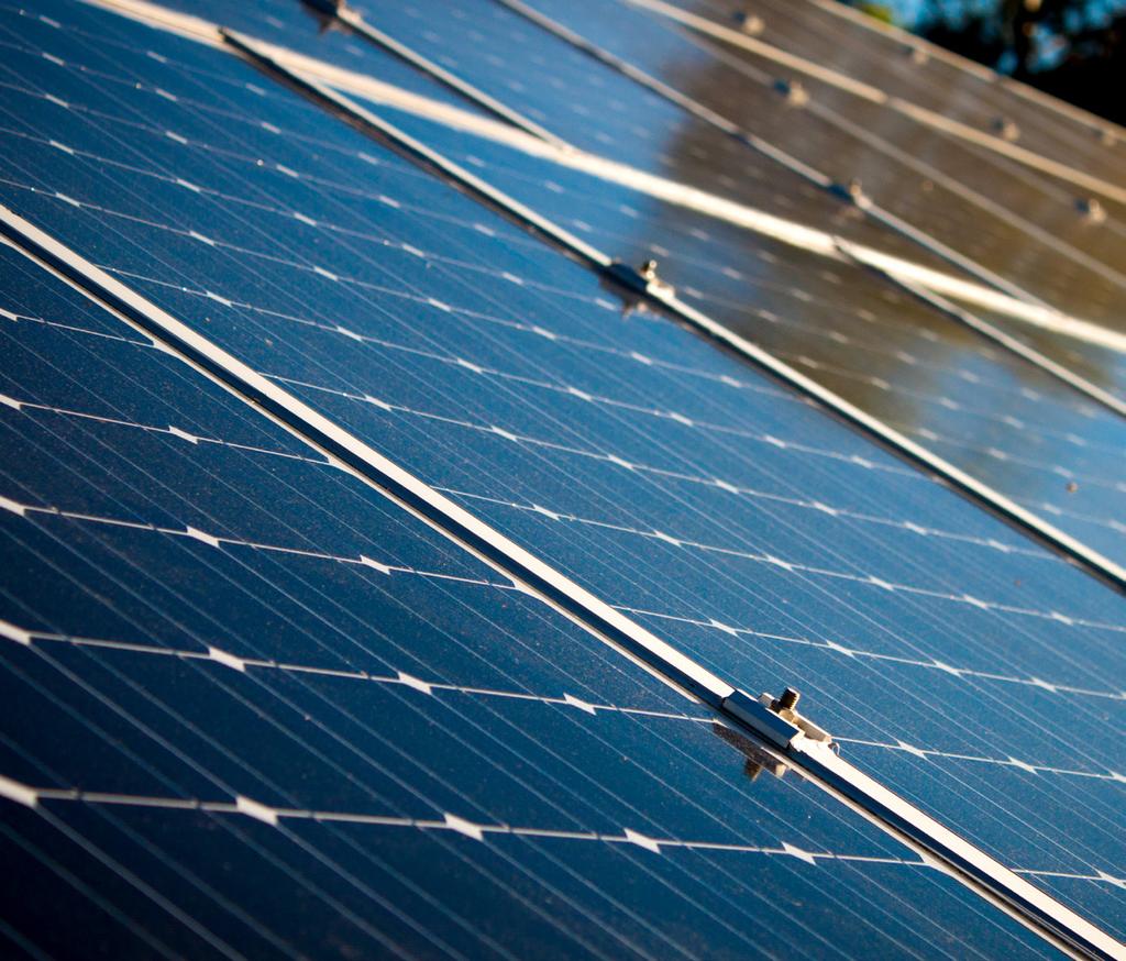 Photovoltaik Zusätzliche Anschlüsse von PV-Anlagen führen zu einer erhöhten Belastung der Verteilnetze durch dezentrale, gleichzeitige Einspeisung.
