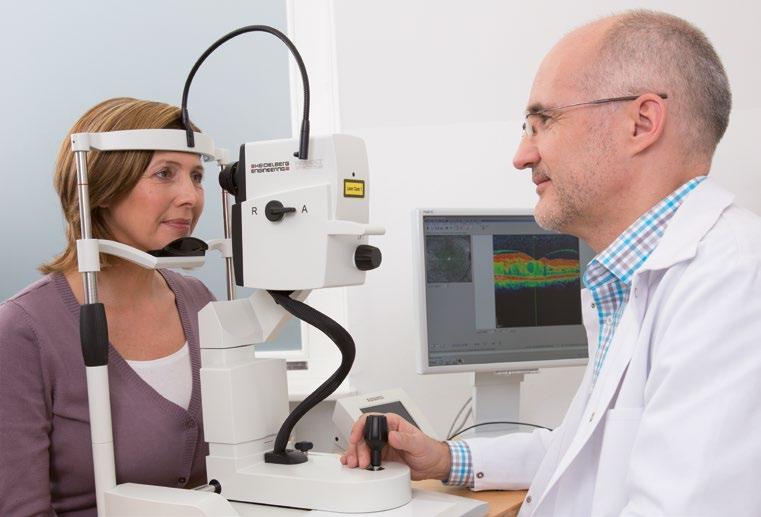 Untersuchung mit dem OCT Wichtige Untersuchungen, die der Augenarzt im Zusammenhang mit der Diagnose der AMD durchführt, sind u.a.: Die Feststellung der Sehschärfe (Visus).