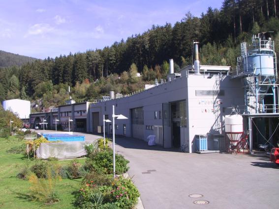 Praxisbeispiel zur Klärschlammpyrolyse ARA Pustertal, Italien ca. 3.240 kg/h Klärschlamm mit 20 % TS (nach mechanischer Entwässerung) getr.