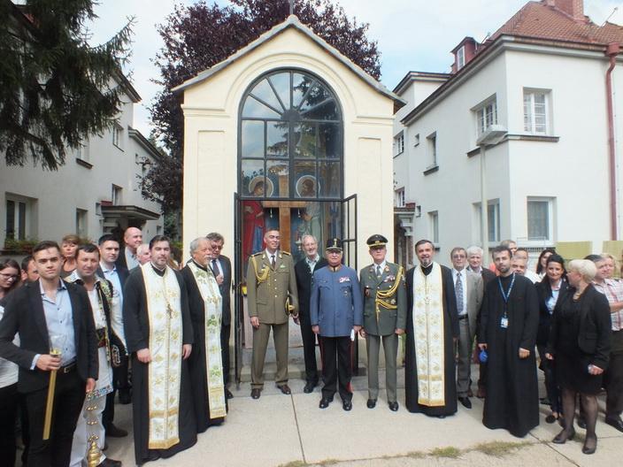 A vizitat biserica şi centrul parohial din Simmering. Domnul Ministru a depus o corană de flori la monumentul soldaţilor români înmormântaţi în Cimitirul central din Viena.