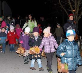 Gemeinde Ladis 3 Laternenfest des Kindergarten Ladis Auch dieses Jahr freuten sich die Kinder sehr auf das Martinsfest.