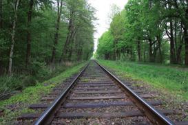 Die Bahnstrecke wurde 1904 gebaut und trug den Namen Lachtetalbahn. Der Personenverkehr wurde 1976 eingestellt.
