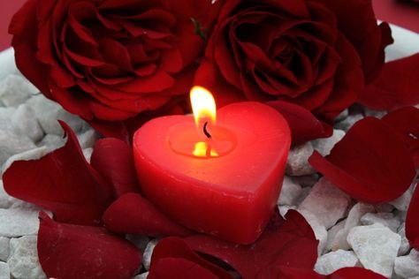 Sagen Sie Let Me Be Your Valentin zu ihrer Liebe. Für Ihren romantischen Liebesbeweis haben wir für Sie verschiedene Varianten unserer romantischen Candle-Light-Dinner geschnürt.