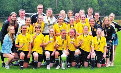 Insgesamt nahmen an dem Entscheid auf der Anlage des FC Mulsum/Kutenholz 17 D-Juniorinnen-Mannschaften teil. Die Teams waren in drei Gruppen eingeteilt.