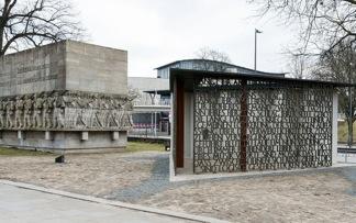 des Hrdlicka-Denkmals 2015: