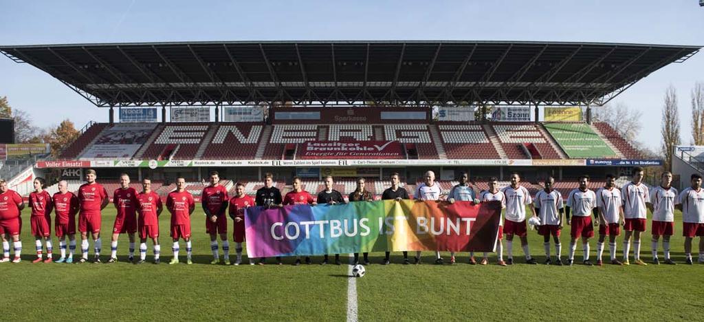 BTU NEWS DEZEMBER 18 CAMPUS COTTBUS IST BUNT BTU-Studierende gewinnen beim Fußballspiel für Toleranz und Weltoffenheit gegen eine Fanauswahl des FC Energie Cottbus Am 10.