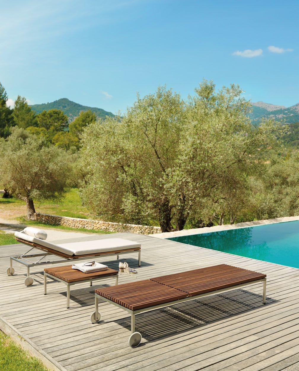 Sonnenliege Loungetisch 69/69 Teak, gebürstet Kissen mit Nackenauflage