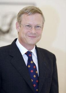 modernes Konsumentenschutzrecht, Freiburg 2001. 1. Referent: Prof. Dr. Jörg Schmid 1998-2000 Dr.