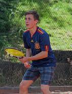 Amadeus Hoffmann Spielt seit 11 Jahren Tennis Team Nadal An Tennis liebt er, dass bei