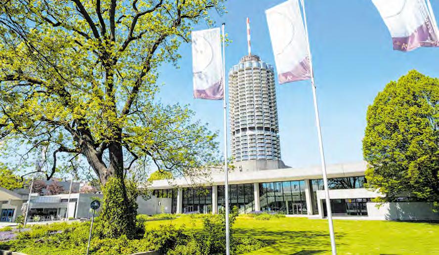 Augsburg Seit 2012 strahlt das denkmalgeschützte Augsburger Kongresszentrum aus dem Jahr 1972 nach umfassender Sanierung in neuem Glanz.