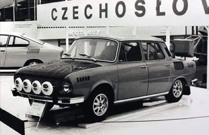 Gut für Tempo 160 dank Weber-Doppelvergaseranlage und 70 PS: Rallyeversion der Škoda-Limousine, ausgestellt auf der polnischen Messe in Posen 1974.