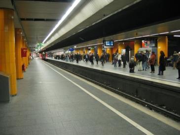 railroad Betreibt: S-Bahn (rapid rail commuter system connecting Munich