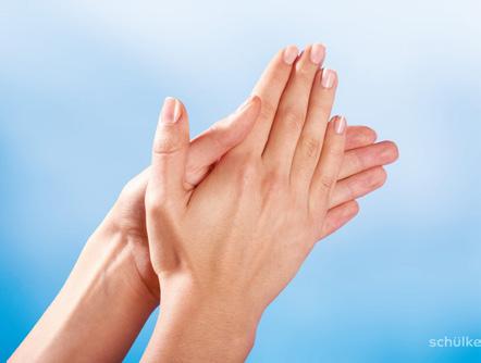 Allgemeine Hygienetipps Hygienische Händedesinfektion Da die meisten Keime über die Hände weitergetragen werden, ist die hygienische Händedesinfektion die wichtigste Maßnahme,
