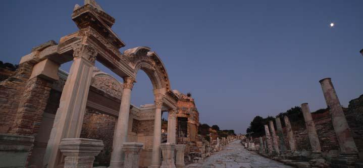 2014 HaberVesaire Archaeologists restore the temple of Hadrian in Ephesus 16.07.2014 Der Standard Verfallende Kultstätten: Relaunch des antiken Hadrianstempels 18.09.