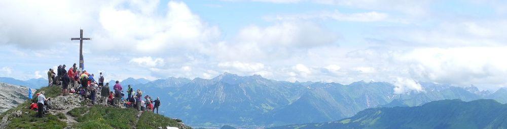 ALPINE POWER step by step together Eine Wanderung durch die Länder der Alpenkonvention in 50 Tagen durch die Schweiz von Mäls/FL nach Bagni di Masino/IT 18.8.-5.10.