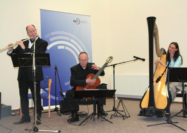 Das Trio Traummusik von der Kreismusikschule Rotenburg (Wümme) begeistert mit harmonischen Klängen.